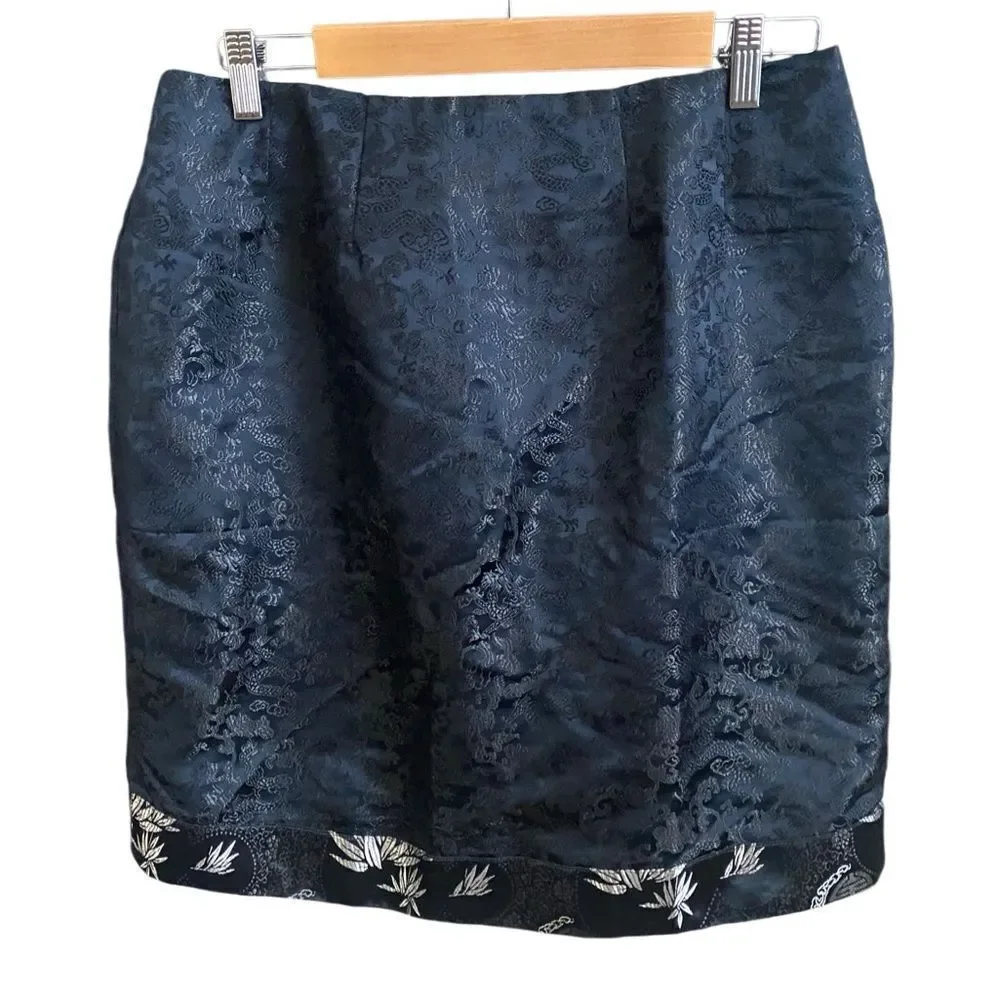 JADE East West Black/Silver Textured Mini Skirt. Size Large.